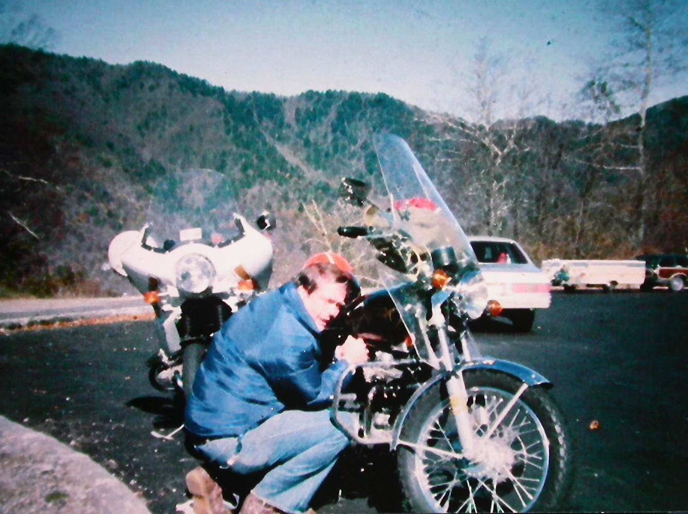 It's time to replace those ignition points ont he right side of the Norton 850 Commando (C) Daniel Friedman Lance Johnson